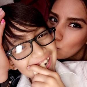 Meet your Posher, Yadira